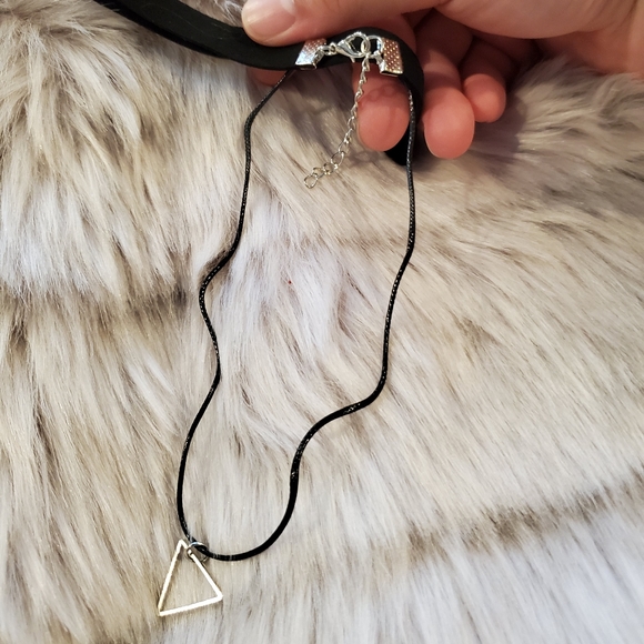🖤Cute triangle charm choker - Picture 3 of 4
